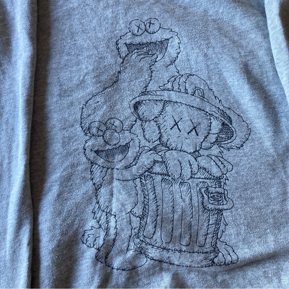 Kaws x Sesame Street x Uniqlo Crewneck